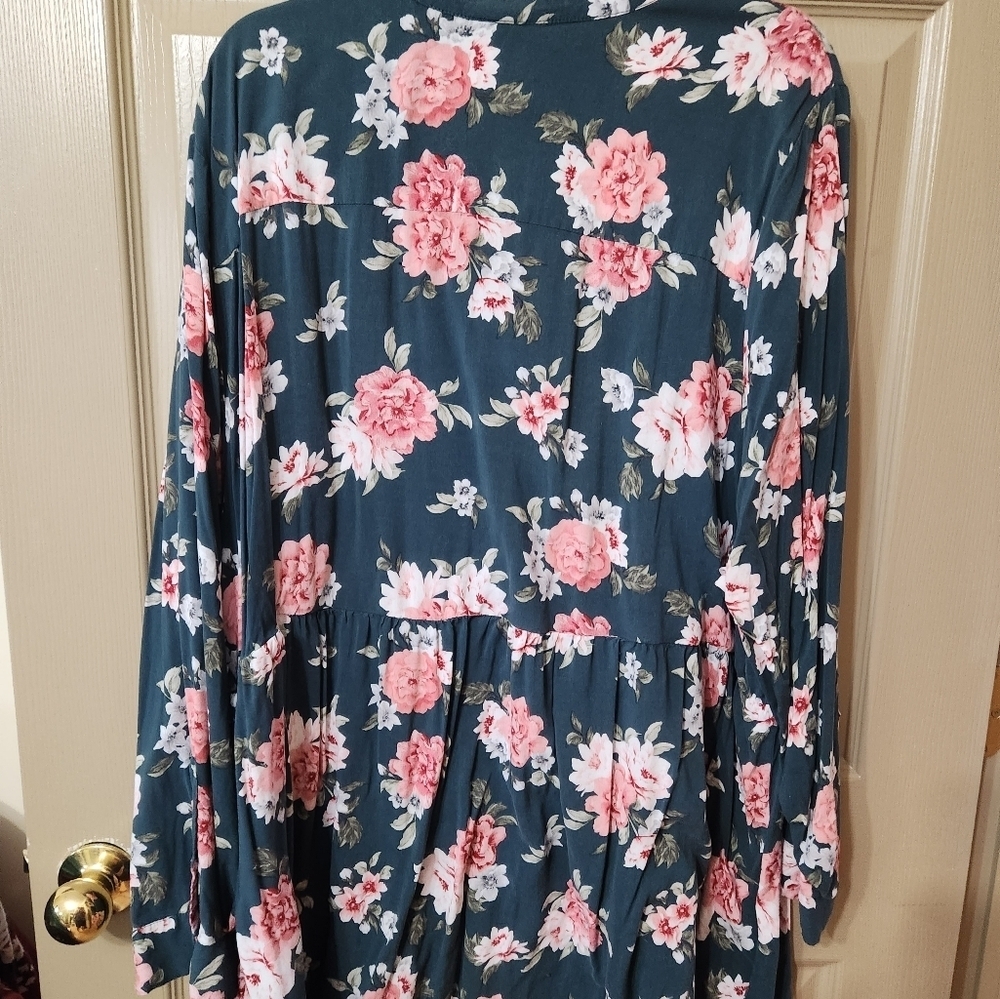 TORRID Emma Babydoll Challis Button-Front TUNIC - Good used condition - Sz 6 - Picture 7 of 7